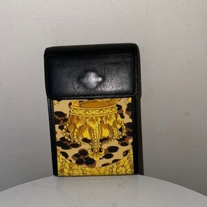 Gianni Versace Black and Yellow Baroque ❌ Cigarette carry.  / Make-up compact